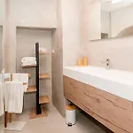 Al Faro Deluxe Apartment *